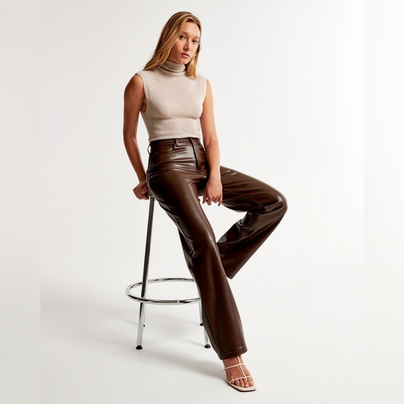 Abercrombie and Fitch Vegan Leather 90s Straight Ultra High Rise Pant - Size 6 - Picture 2 of 11